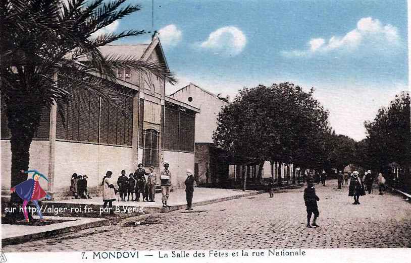 Salle des fêtes et la rue nationale