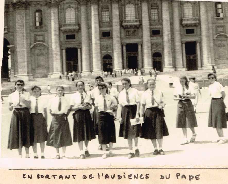 En Italie, après l'audience du Pape - 1953