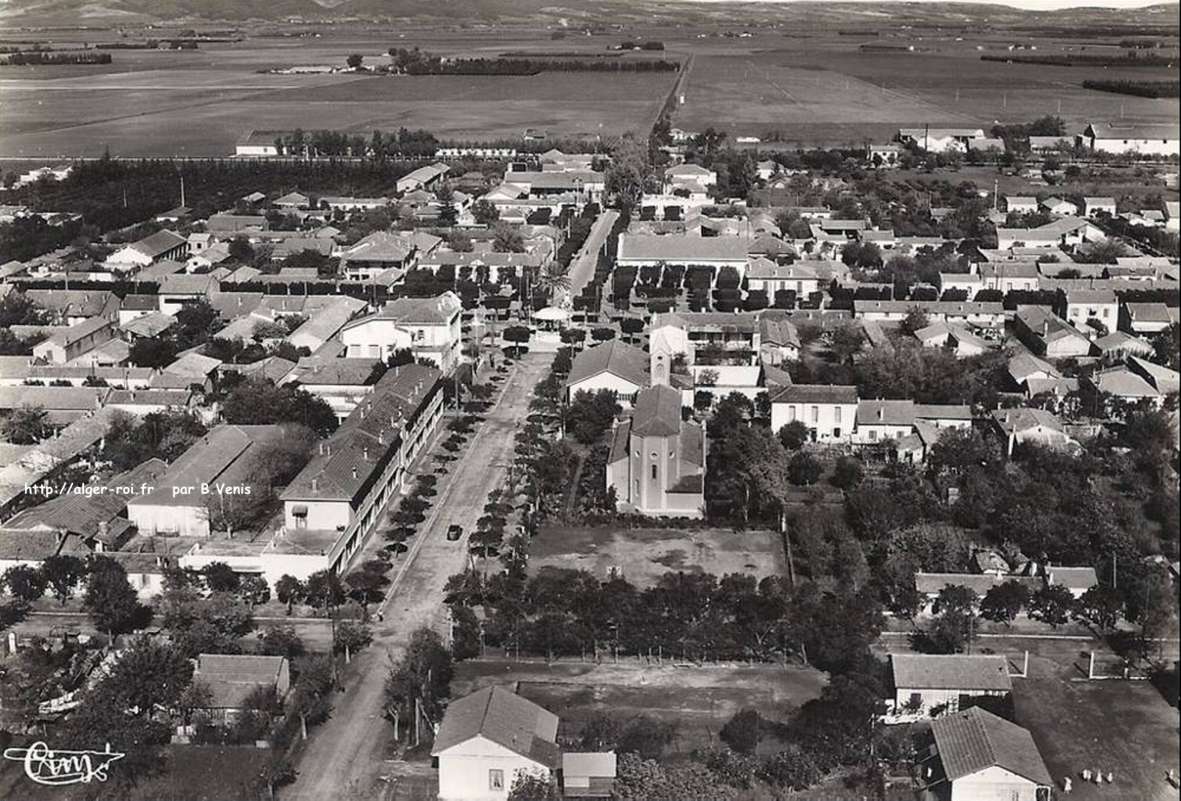 VUE AERIENNE SUR LE CENTRE-VILLE,mouzaiaville