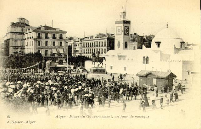 La Place du Gouvernement un jour de musique