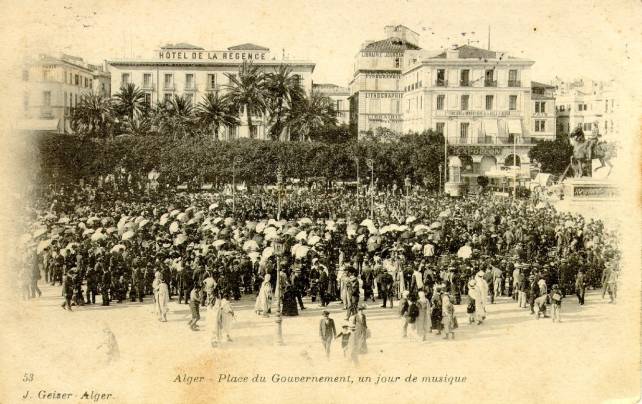 La Place du Gouvernement un jour de musique