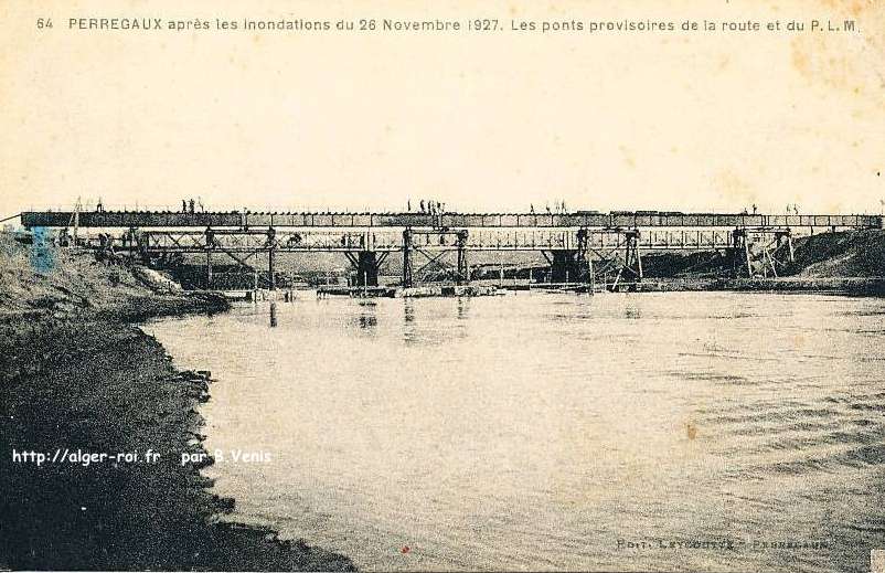 Après les inondations, ponts provisoires