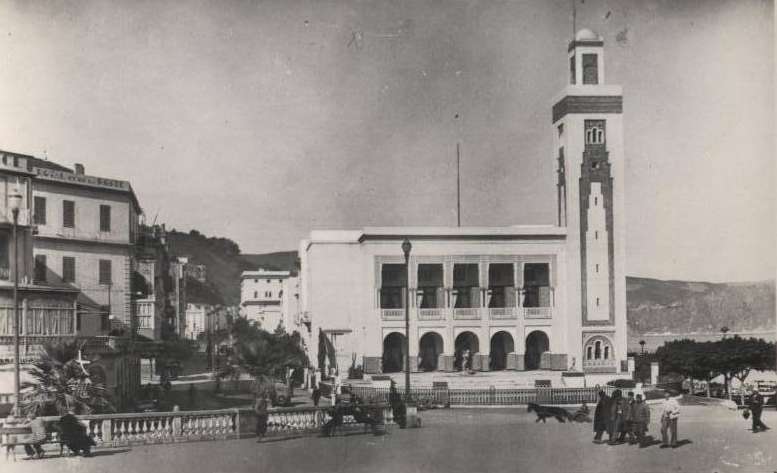 philippeville,hotel de ville etplace marqué