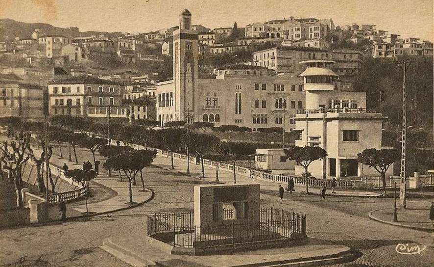 philippeville,vue générale,le port derriere