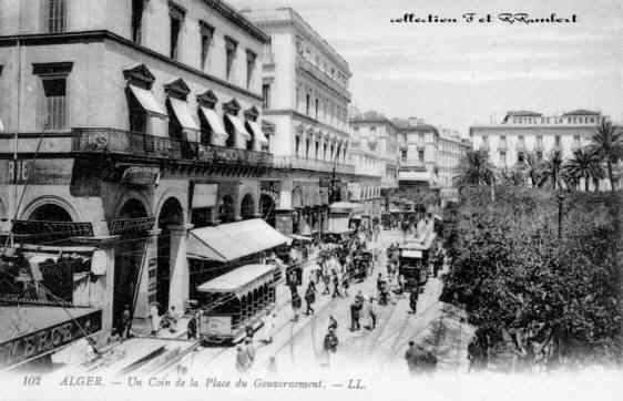 102:-Alger,un coin de la place du Gouvernement, 51 ko