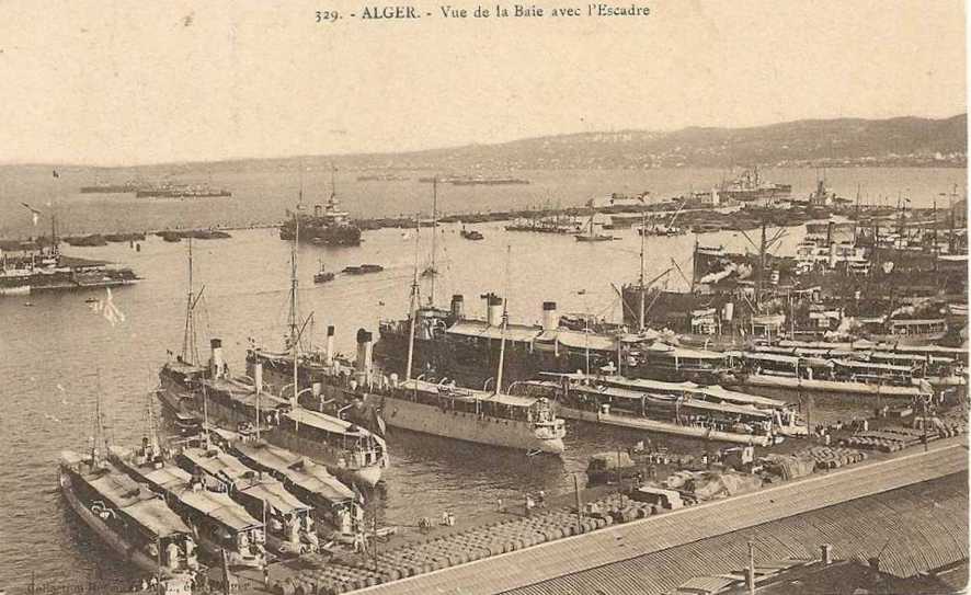 le port, Vue de la baie et l'escadre