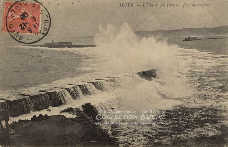 L'entrée du port un jour de tempête