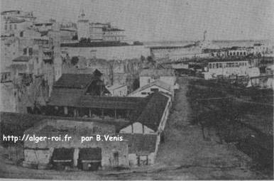 Les quais avant la construction du boulevard. Remarquer l'espèce de bastion,