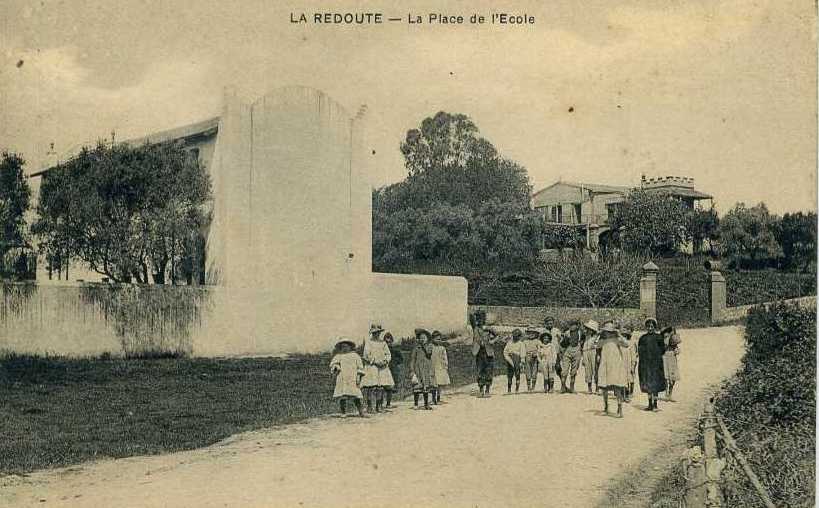 Redoute,la place de l'école