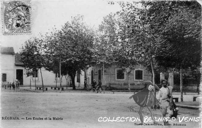 Les écoles et la mairie,