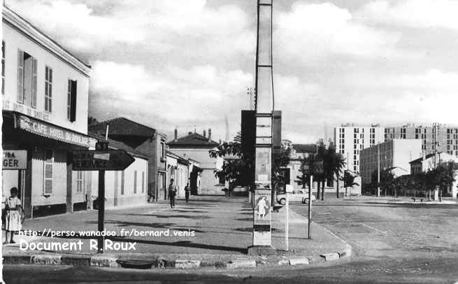 groupe d'immeubles vers la base aérienne.