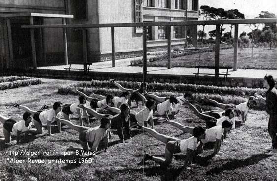 séance de gymnastique sur le parc du Lycée d'Enseignement Franco-Musulman de Kouba en est un vivant témoignage. 