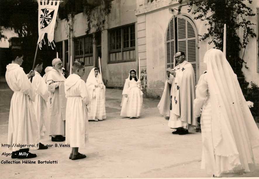 avec le Père Lefèvre. (qui était l'aumonier du Pensionnat)