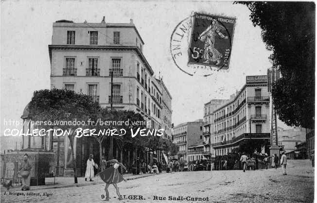 Au carrefour de l'Agha, début de la rue Sadi Carnot.