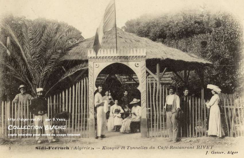 Kiosque et tonnelles du café-restaurant RIVET 