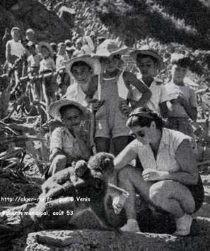 Les enfants de la colonie en excursion au Ruisseau-des-Singes 