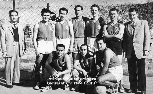 Mon père André Marcellin, aujourd'hui décédé, jouait à l'ASM. Lla photo doit dater de 1947-48, mon père porte le numero 8, le numero 5 accroupi est Mr Scotto.