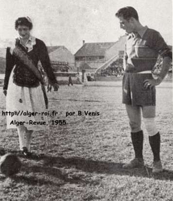 La reine de fêtes d'Alicante donne le coup d'envoi,