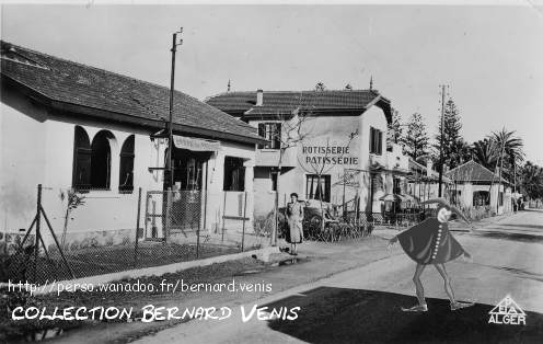 Surcouf, entrée du village, 