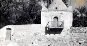 Et son atelier dans un jardin au bord de l'oued