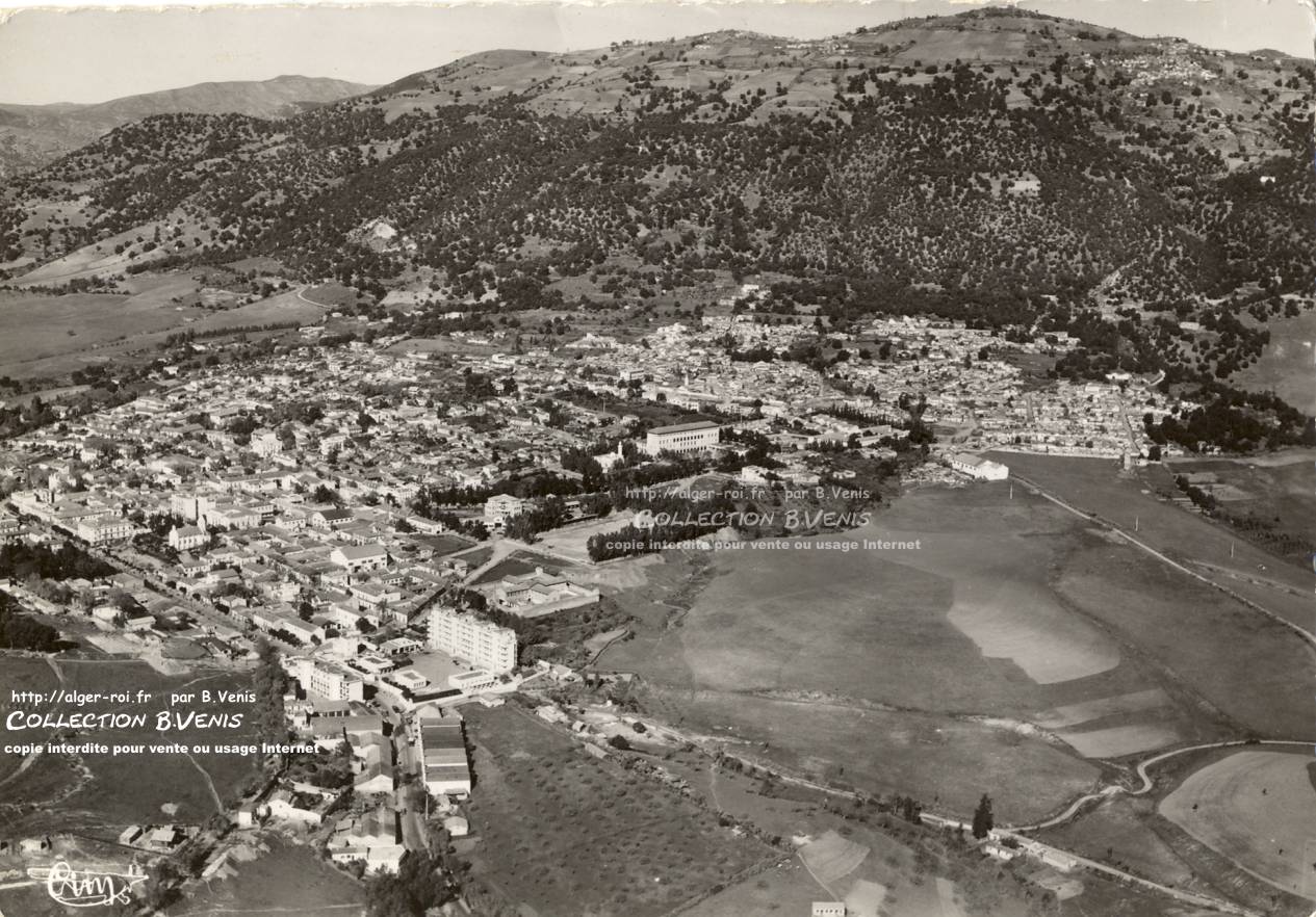 2A : Vue panoramique aérienne de la ville