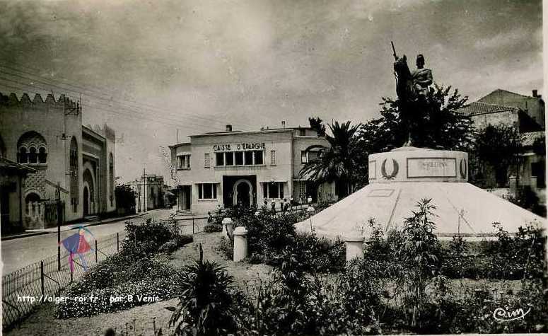 monument aux chasseurs d'afrique et caisse d'epargne