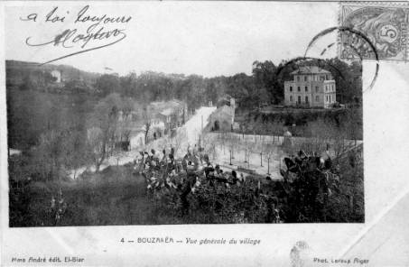 Bouzaréa : la place et la route de l'Observatoire, à droite, route de l'École Normale 