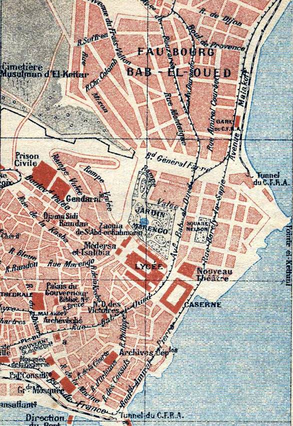 Plan d'Alger en 1915 (de la place du Gouvernement au faubourg Bab-el-Oued) montrant les tracés des voies des tramways des TA, à l'ouest, et de celles