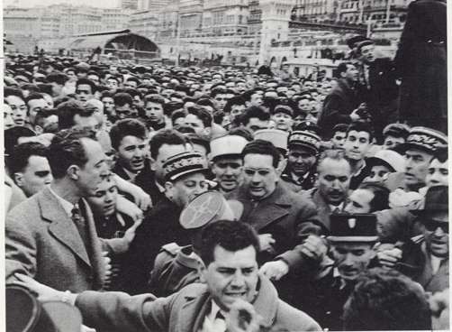 Le départ d'Alger de Jacques Soustelle le 2 février 1956 (coll. part.).