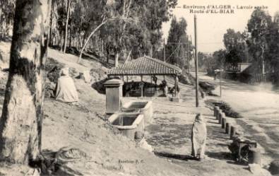 Environs d'ALGER – Lavoir arabe – Route d'EL-BIAR