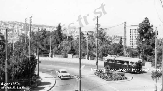 Le carrefour des avenues Foureau Lamy et Jonnart.