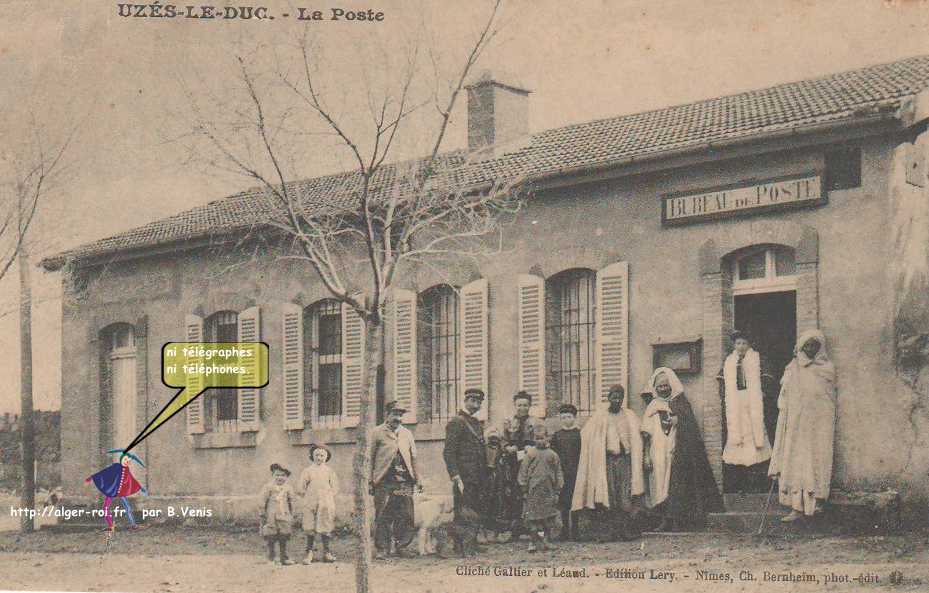 Le bureau de poste.