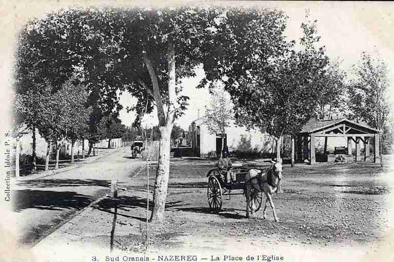 NAZEREG : l'église et la place.