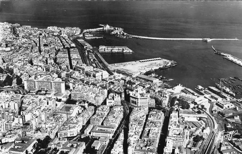 La grande poste, le gouvernement général,la préfecture,le port, l'amirauté.