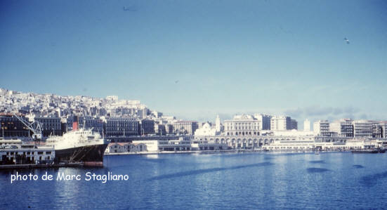 vue générale sur le port, les boulevards,la casbah