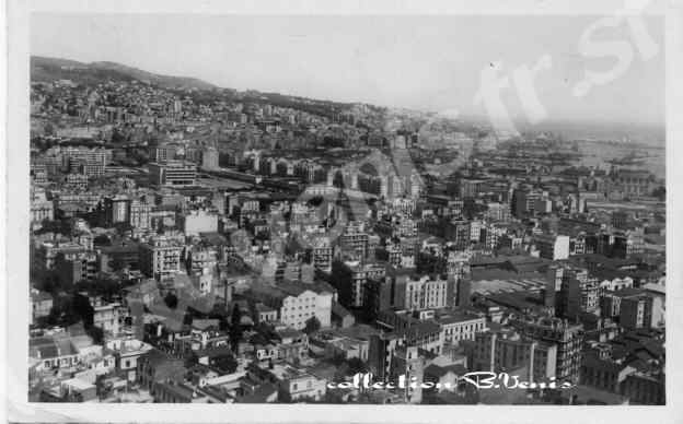 On distingue, vers la gauche, le Foyer Civique du Champ de Manoeuvres.