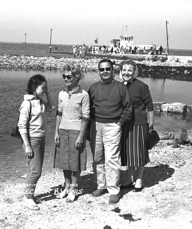 Joëlle, ma tante lydie, mon parrain, grand-mère de Joelle.