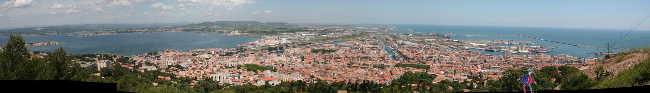 Vue sur Séte, à partir du mont Saint-Clair, côtéNotre-Dame-de-la-Sallette (175 m).
