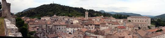 Viviers, à partir de l'esplanade de Châteauvieux, vers la Vierge