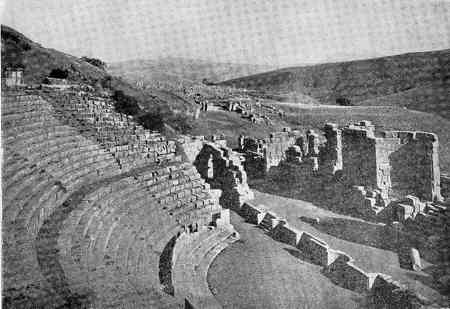 Théâtre et une partie de la vieille ville