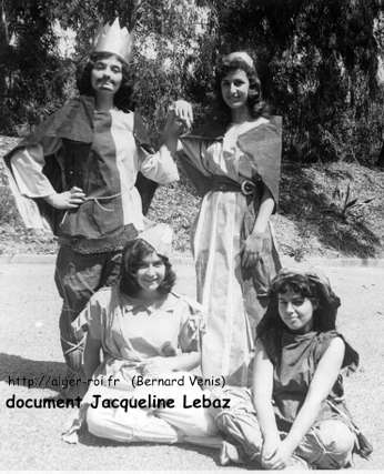 debout : Lydia Oltra, Jacqueline Lebaz - 
