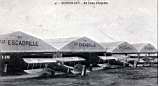 Au camp d'aviation