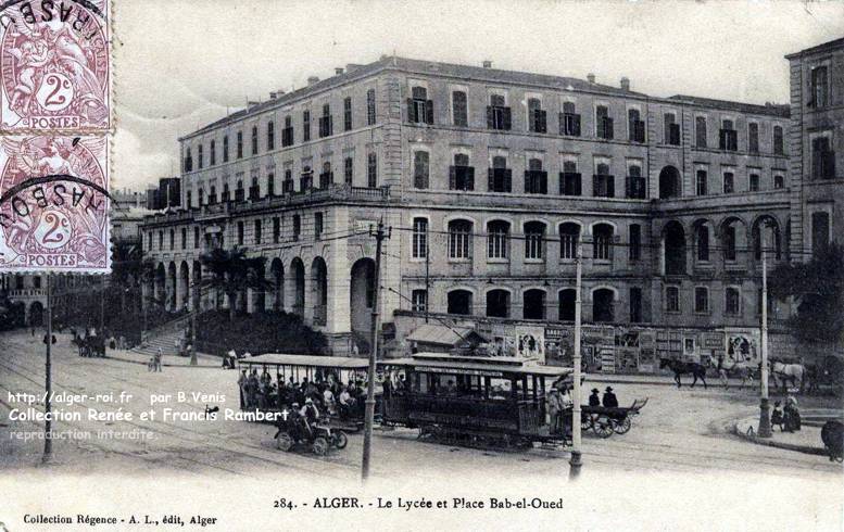 A l'entrée de l'Avenue Bab-el-Oued, une motrice Thomson des TA 
